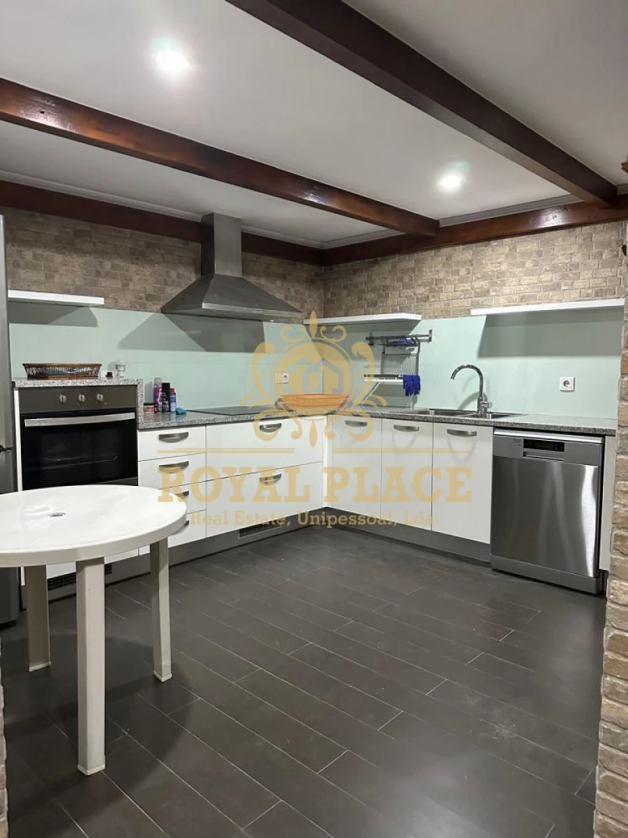 Moradia T4 para Venda em São Roque Foto 4