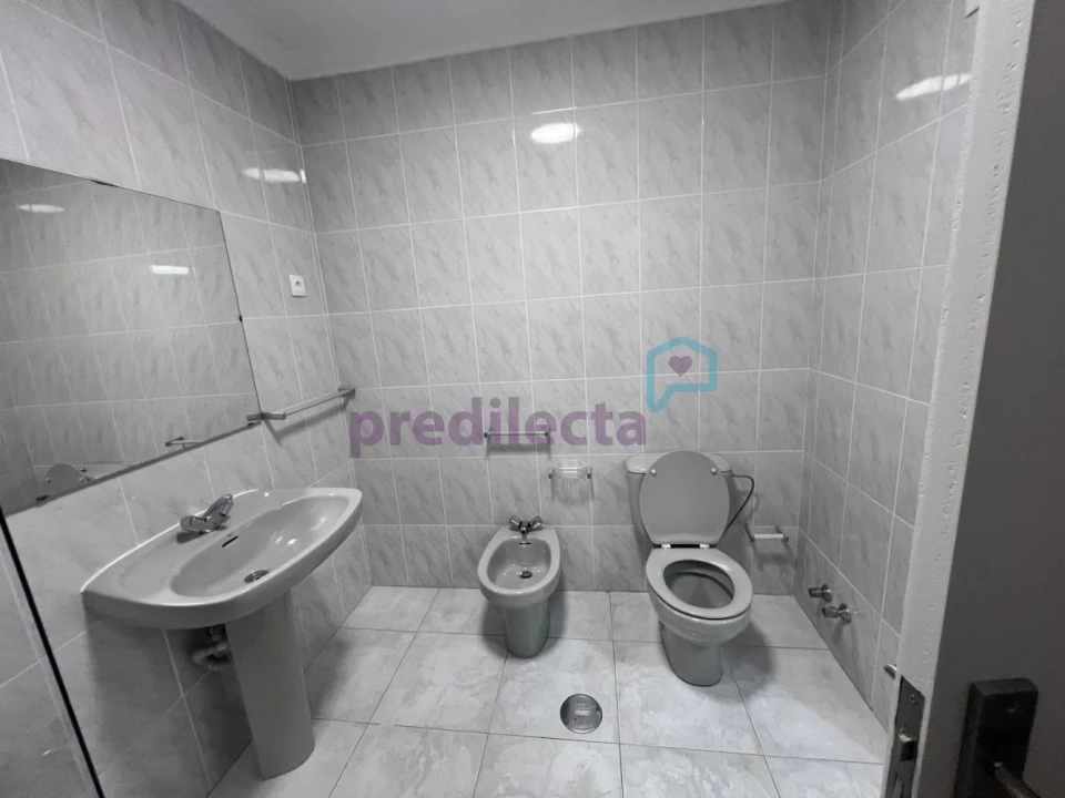 Apartamento T1 para Arrendamento em Paranhos Foto 19