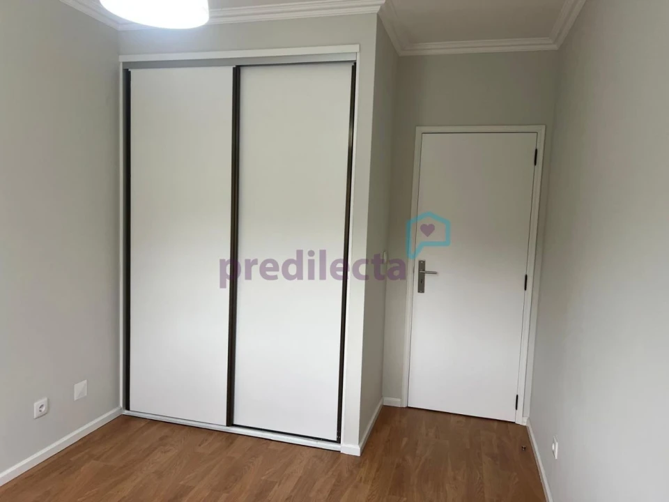 Apartamento T1 para Arrendamento em Paranhos Foto 10