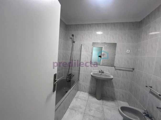 Apartamento T1 para Arrendamento em Paranhos Foto 20