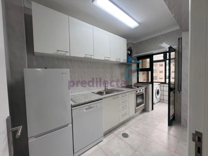 Apartamento T1 para Arrendamento em Paranhos Foto 15