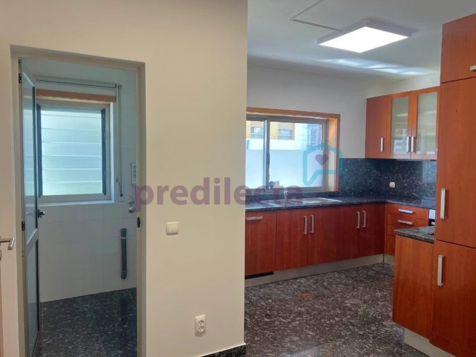 Apartamento T3 para Arrendamento em Paranhos Foto 9