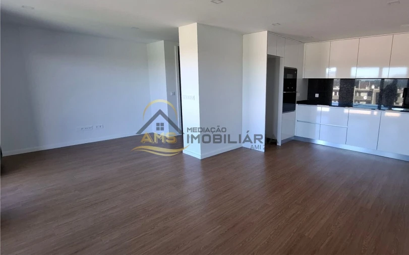 Apartamento T3 para Venda em Fafe Foto 2