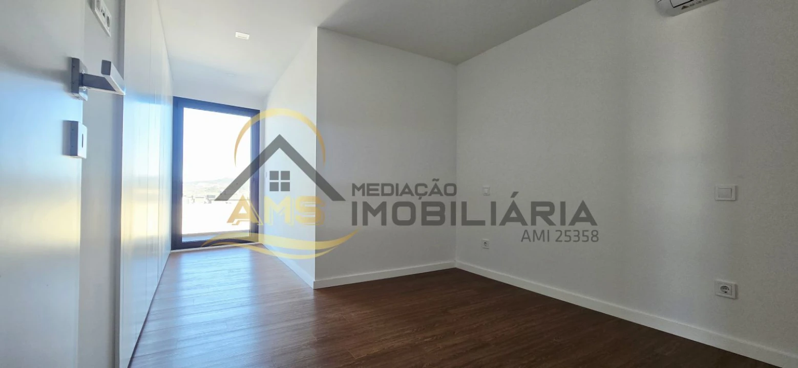 Apartamento T3 para Venda em Fafe Foto 8