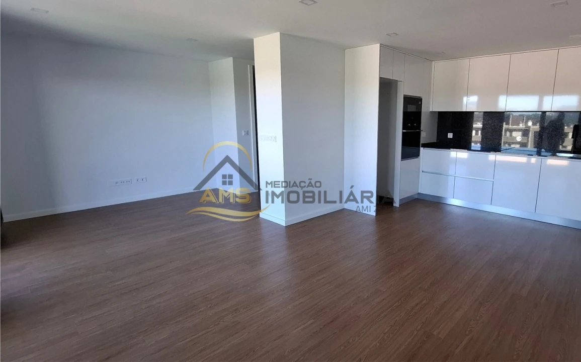 Apartamento T3 para Venda em Fafe Foto 2