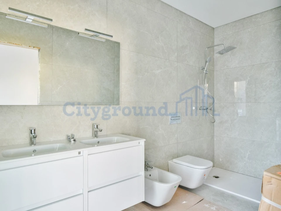 Moradia T4 para Venda em Nadadouro Foto 24