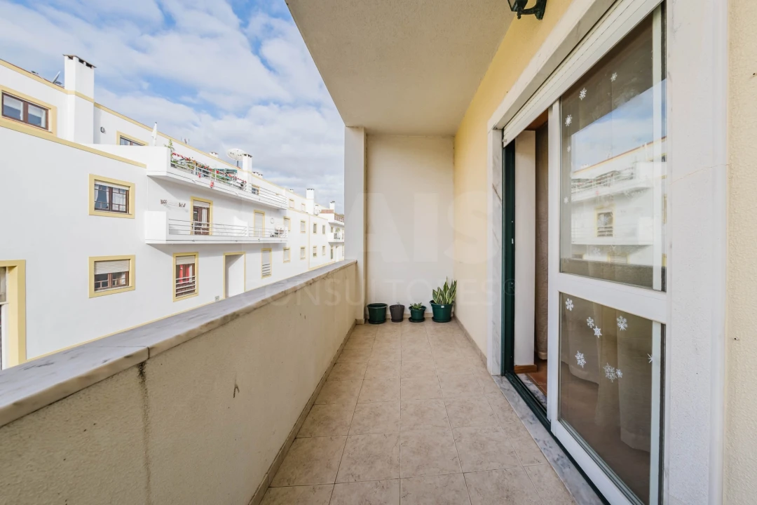 Apartamento T3 para Venda em Bombarral e Vale Covo Foto 8