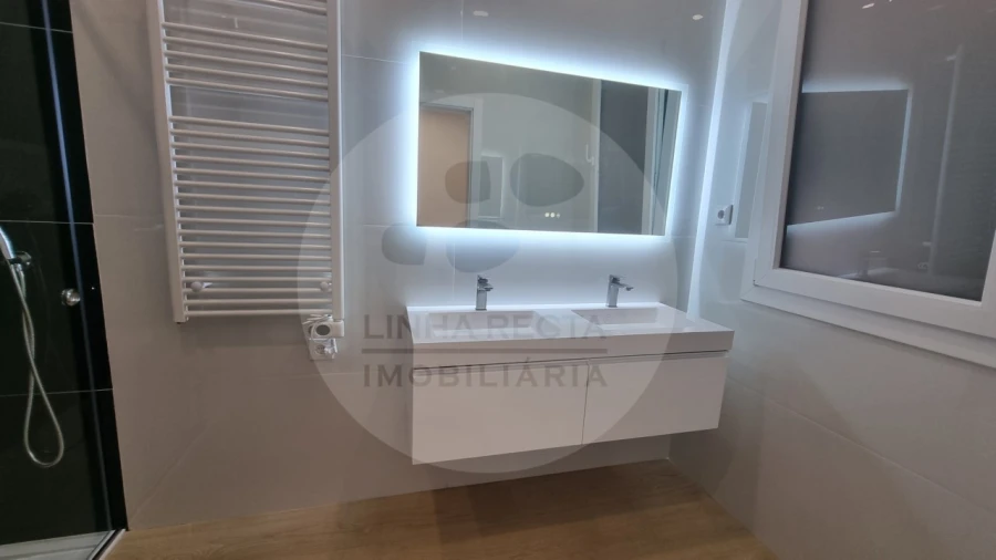 Moradia T4 para Venda em Azeitão (São Lourenço e São Simão) Foto 19