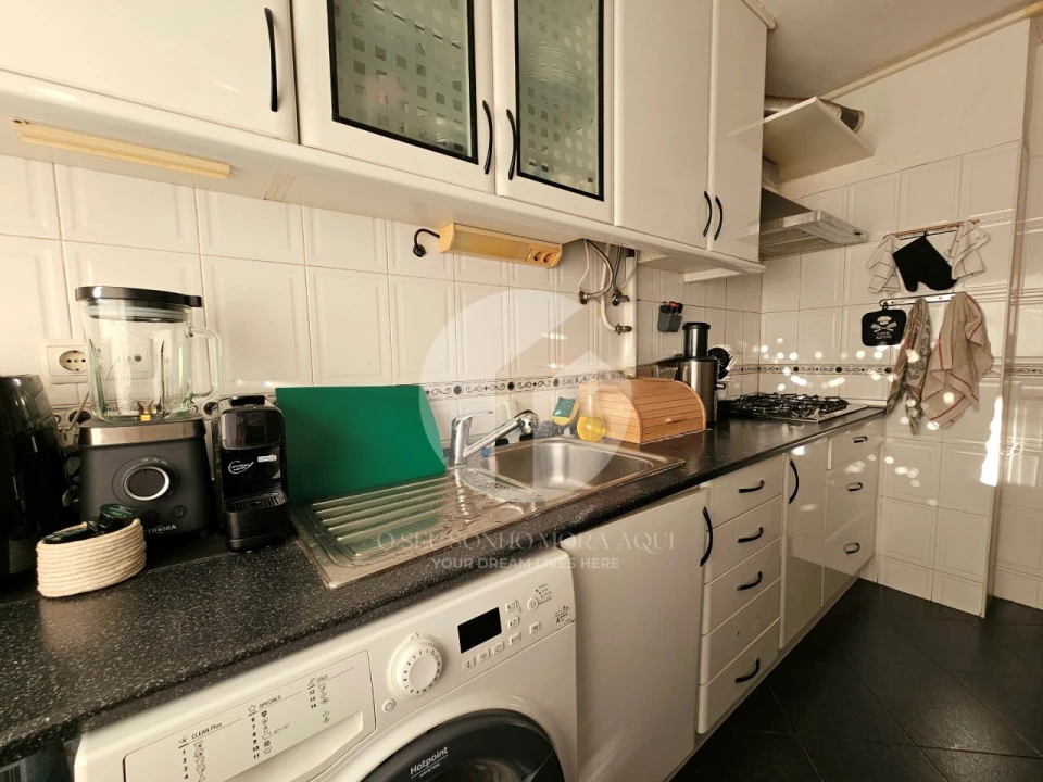 Apartamento T2 para Venda em Quelfes Foto 7