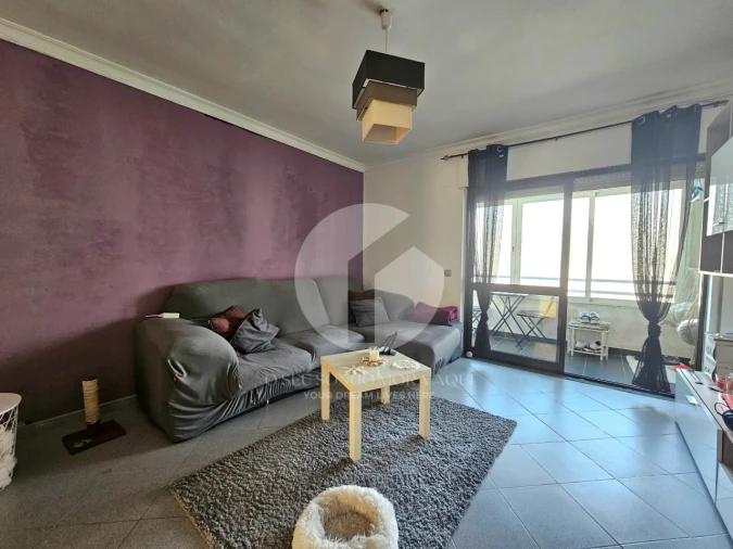 Apartamento T2 para Venda em Quelfes Foto 4