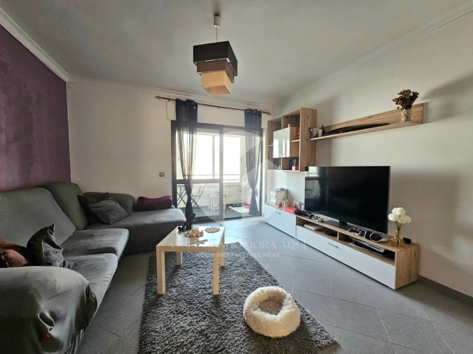 Apartamento T2 para Venda em Quelfes Foto 5