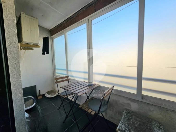 Apartamento T2 para Venda em Quelfes Foto 6