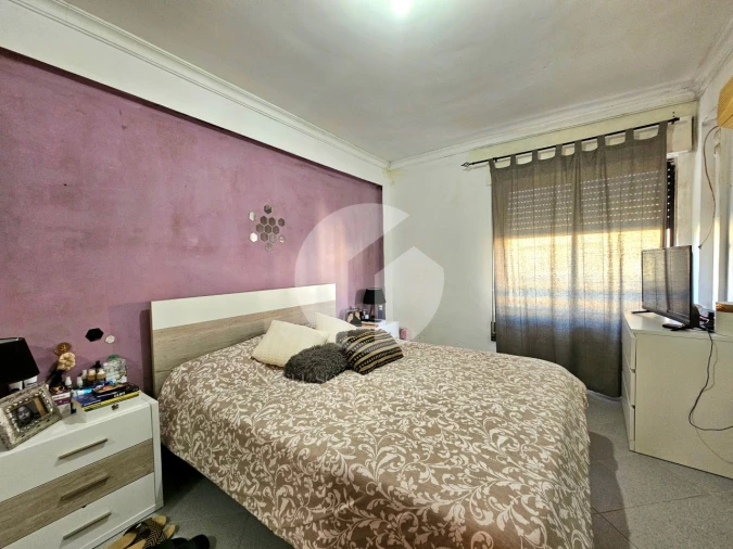 Apartamento T2 para Venda em Quelfes Foto 17