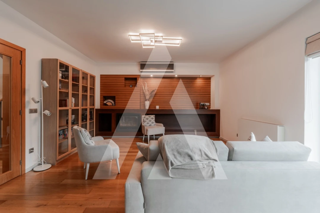 Moradia T4 para Venda em Santa Joana Foto 10