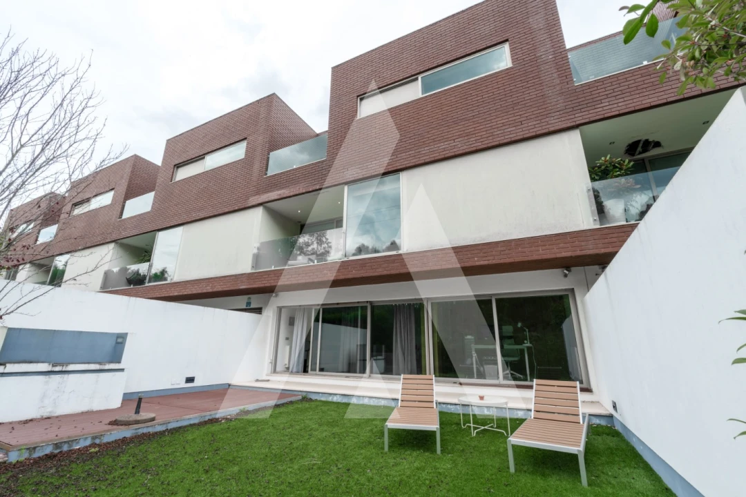 Moradia T4 para Venda em Santa Joana Foto 24