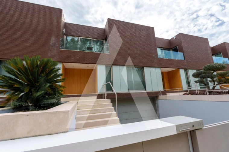 Moradia T4 para Venda em Santa Joana Foto 2