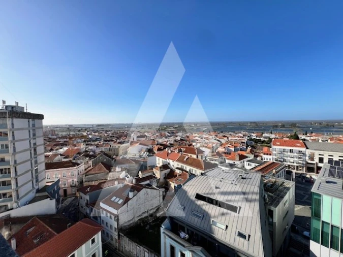 Apartamento T4 para Arrendamento em Glória e Vera Cruz Foto 2