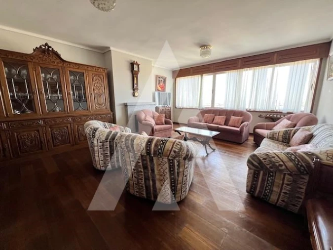 Apartamento T4 para Arrendamento em Glória e Vera Cruz Foto 4