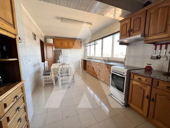 Apartamento T4 para Arrendamento em Glória e Vera Cruz Foto 12