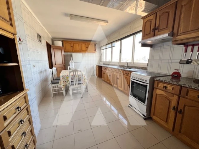 Apartamento T4 para Arrendamento em Glória e Vera Cruz Foto 13