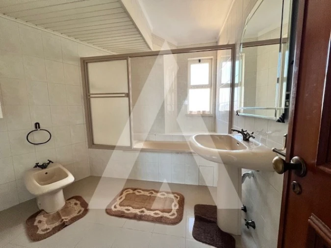 Apartamento T4 para Arrendamento em Glória e Vera Cruz Foto 30