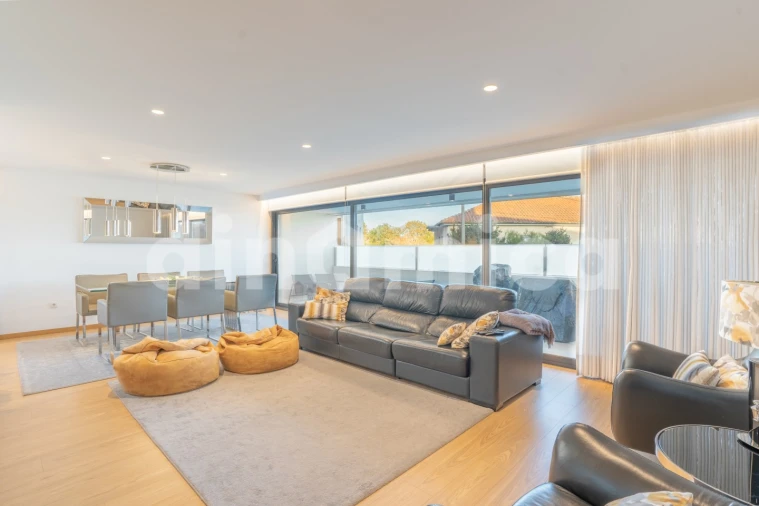 Apartamento T3 para Venda em Vila Nova de Famalicão e Calendário Foto 3