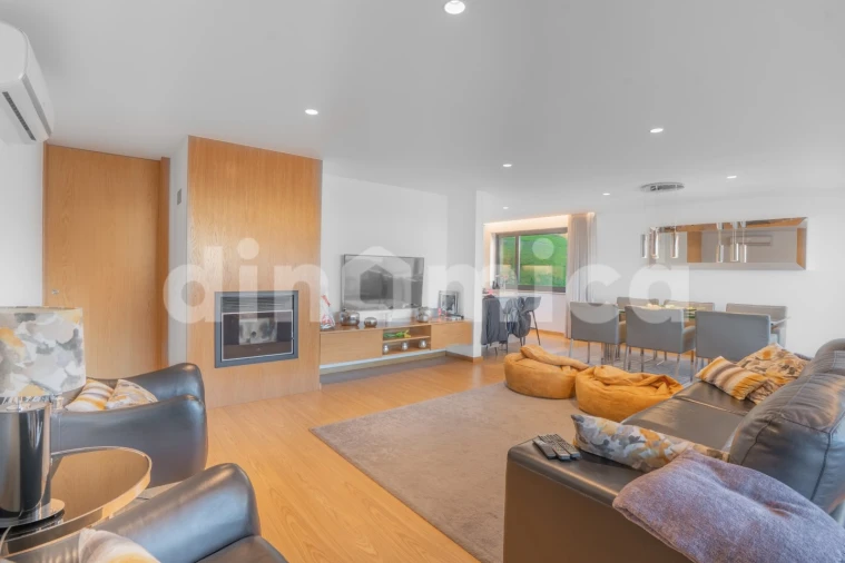 Apartamento T3 para Venda em Vila Nova de Famalicão e Calendário Foto 2