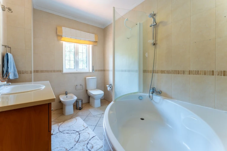 Moradia T4 para Venda em Nadadouro Foto 8