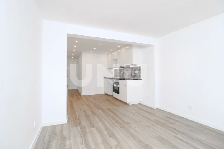 Apartamento T2 para Venda em Santa Iria de Azoia, São João da Talha e Bobadela Foto 3