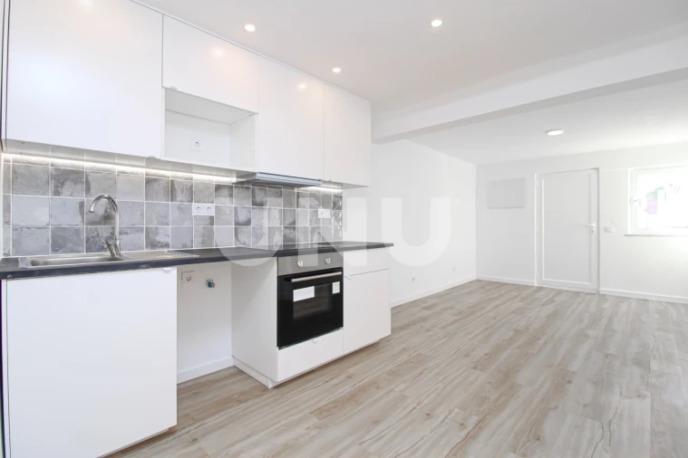 Apartamento T2 para Venda em Santa Iria de Azoia, São João da Talha e Bobadela Foto 1