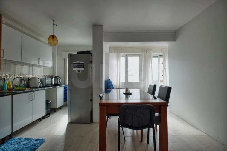 Apartamento T2 para Venda em Algés, Linda-A-Velha e Cruz Quebrada-Dafundo Foto 3