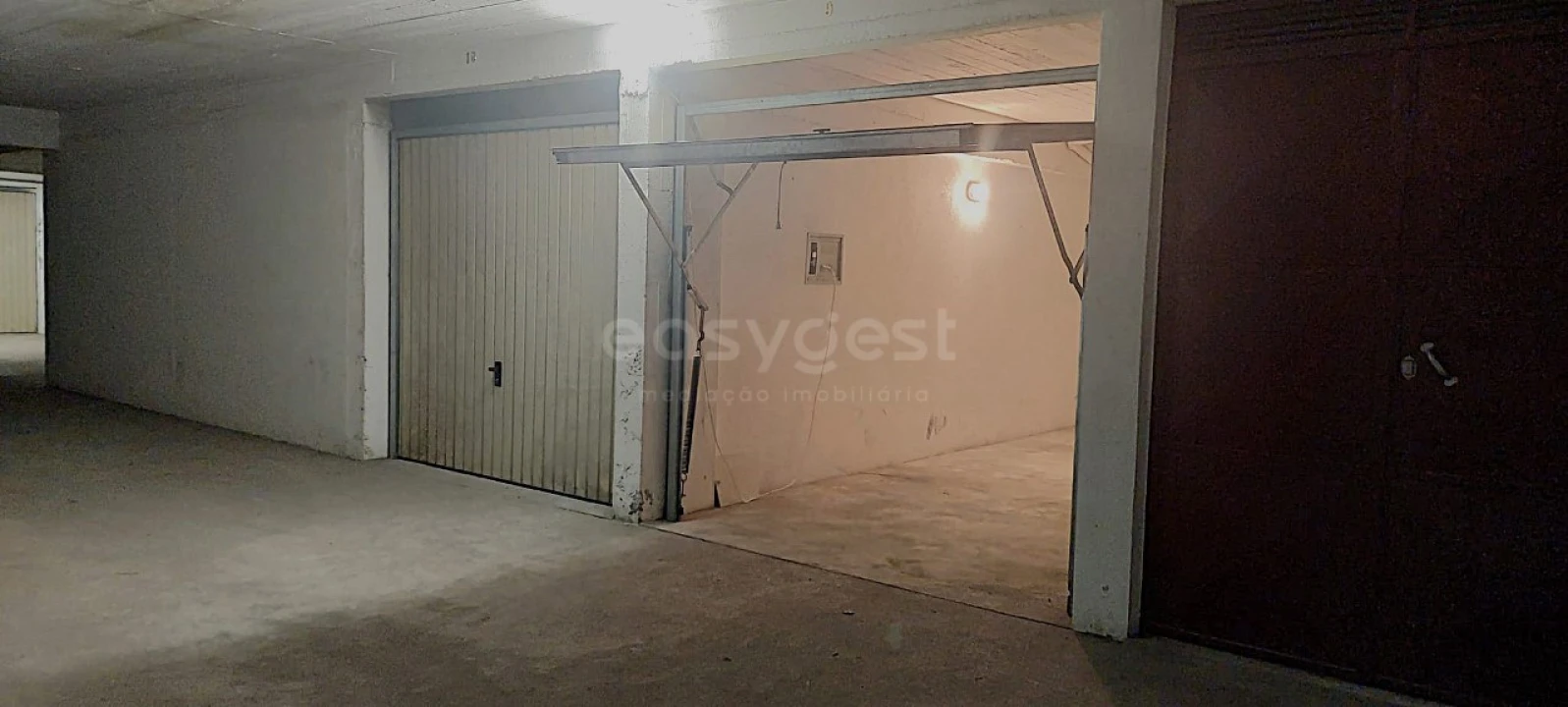 Garagem para Venda em Pinhal Novo Foto 1