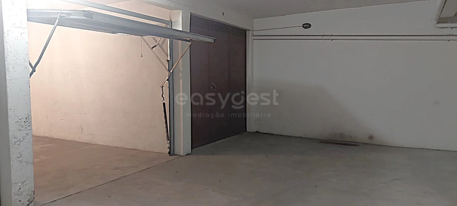 Garagem para Venda em Pinhal Novo Foto 3