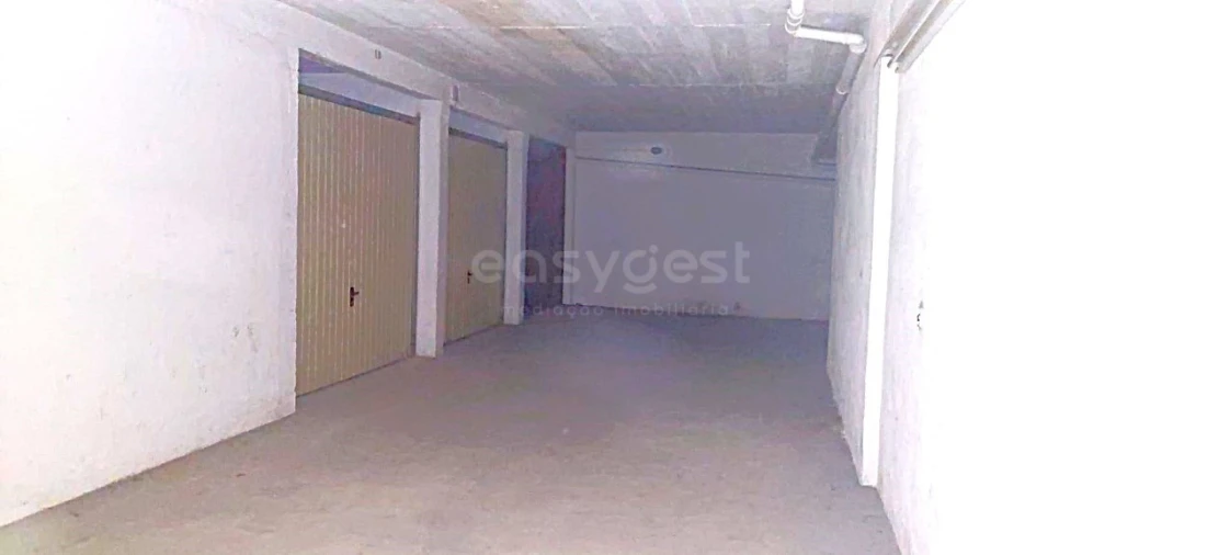 Garagem para Venda em Pinhal Novo Foto 5