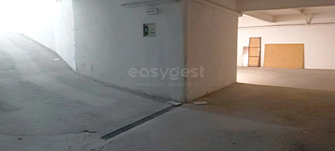 Garagem para Venda em Pinhal Novo Foto 6