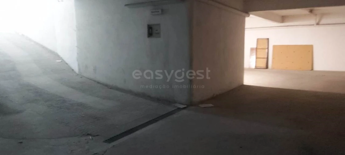 Garagem para Venda em Pinhal Novo Foto 7