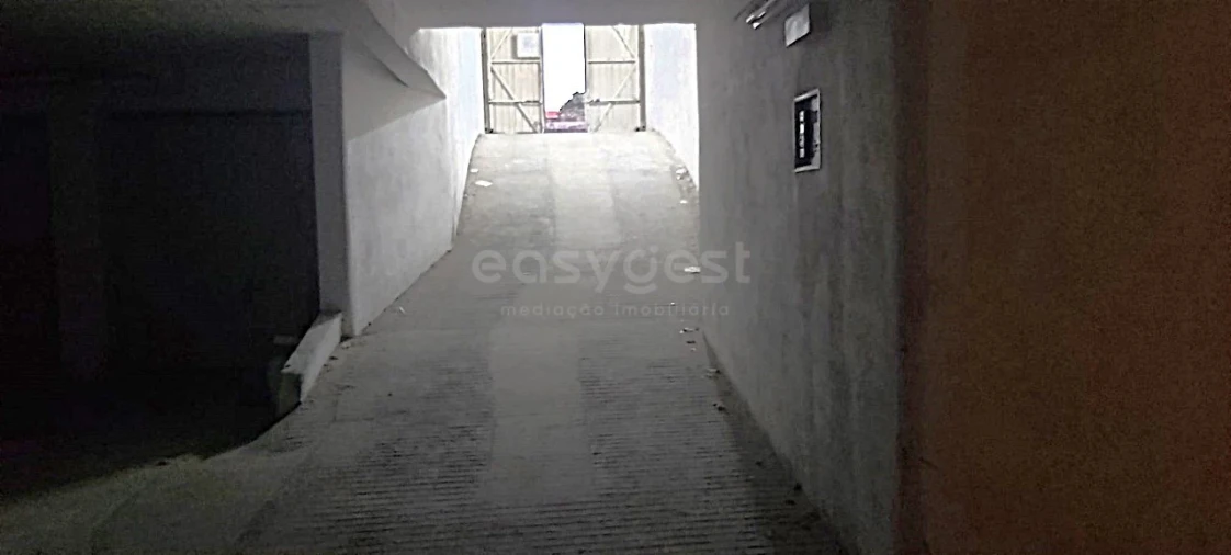 Garagem para Venda em Pinhal Novo Foto 9