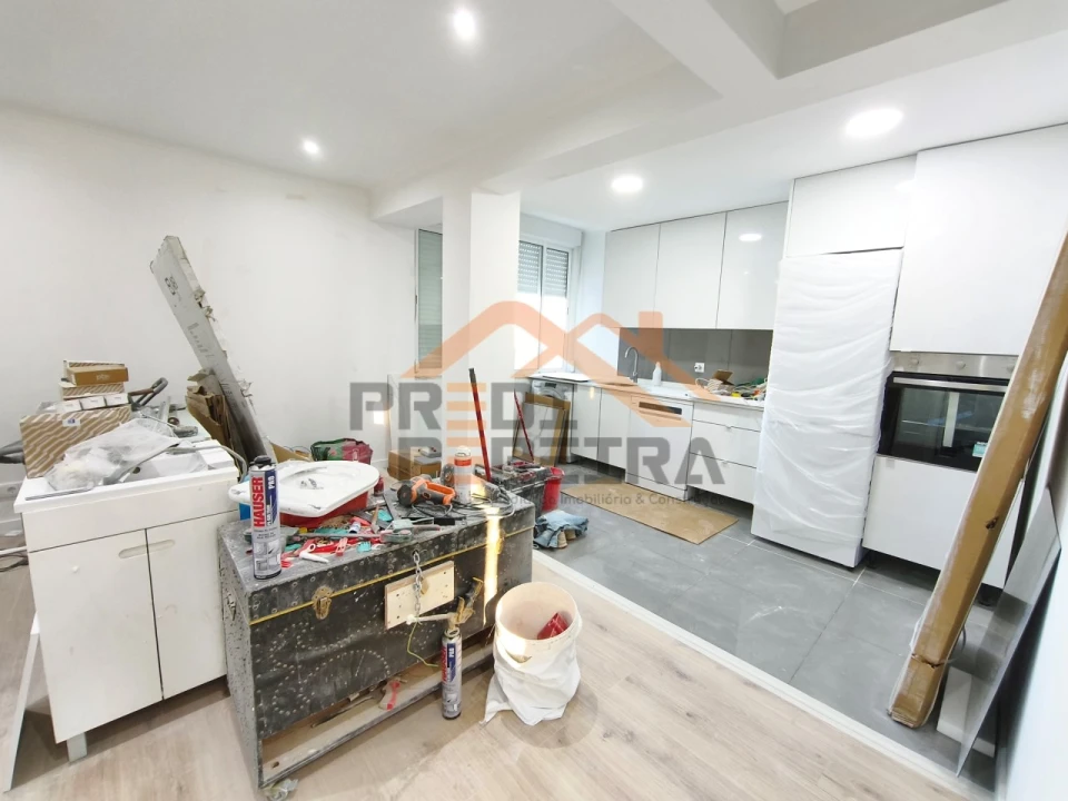 Apartamento T3 para Venda em Águas Livres Foto 3