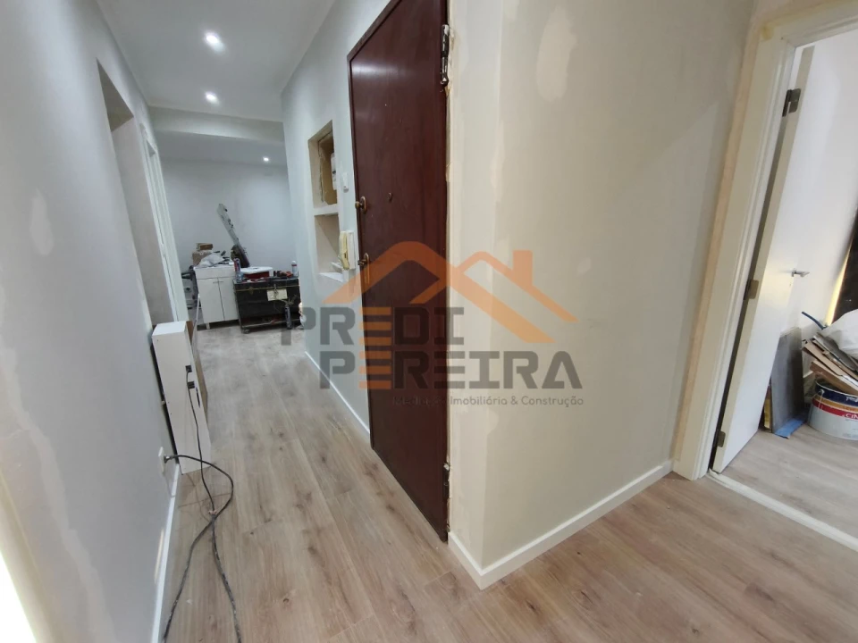 Apartamento T3 para Venda em Águas Livres Foto 9