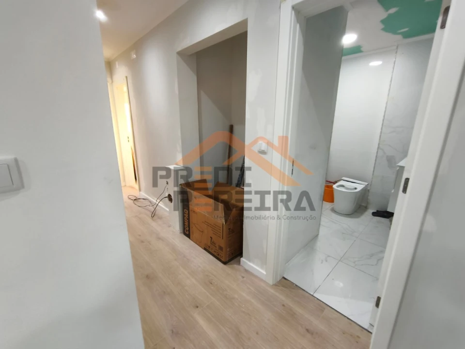 Apartamento T3 para Venda em Águas Livres Foto 8