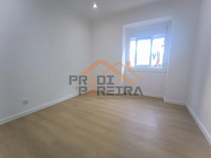 Apartamento T3 para Venda em Águas Livres Foto 17