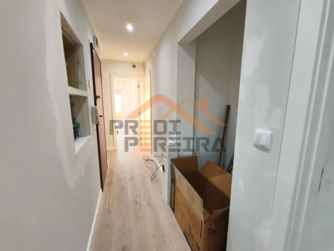 Apartamento T3 para Venda em Águas Livres Foto 6