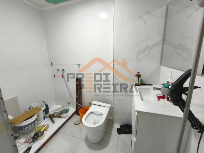 Apartamento T3 para Venda em Águas Livres Foto 12