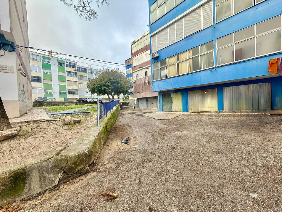 Garagem para Venda em Baixa da Banheira e Vale da Amoreira Foto 9