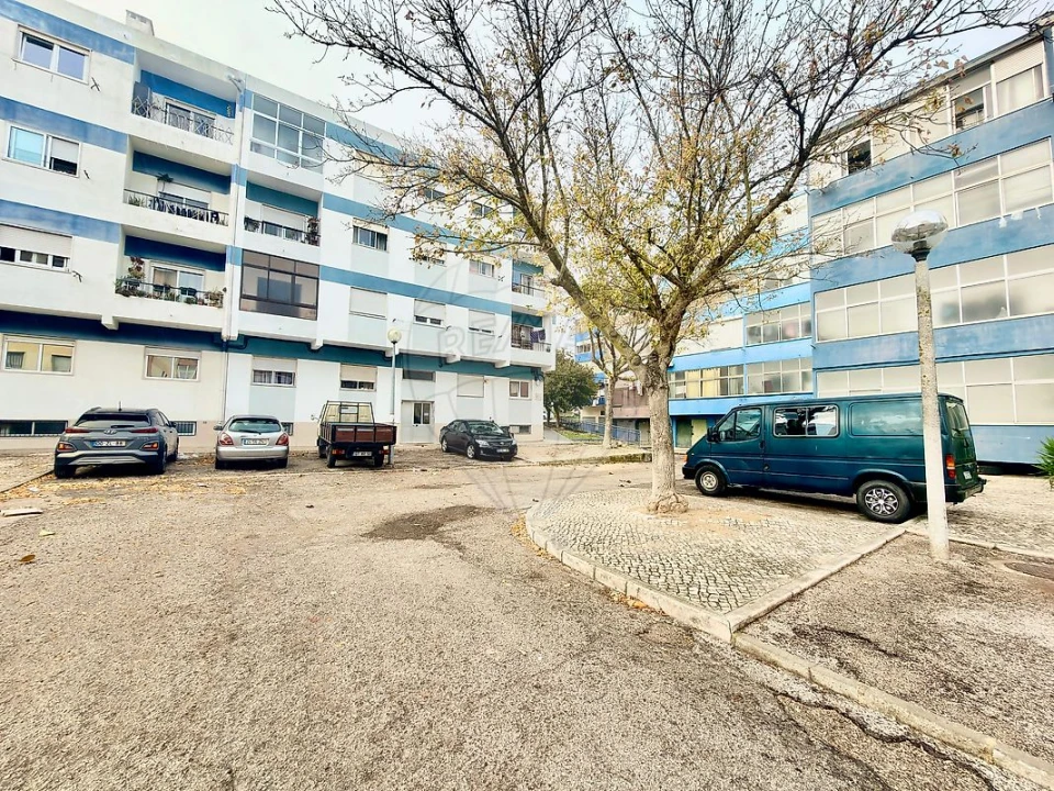 Garagem para Venda em Baixa da Banheira e Vale da Amoreira Foto 10