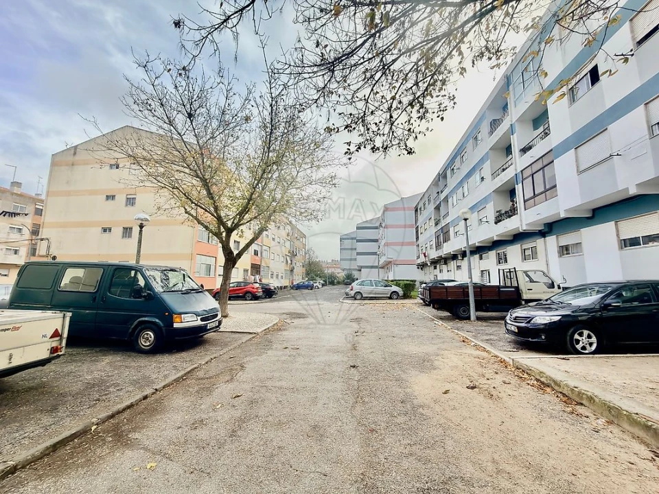 Garagem para Venda em Baixa da Banheira e Vale da Amoreira Foto 8