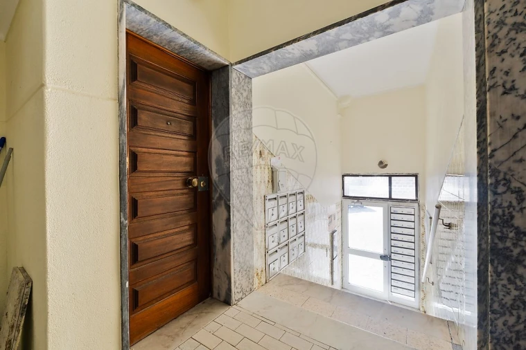 Apartamento T1 para Venda em Baixa da Banheira e Vale da Amoreira Foto 2