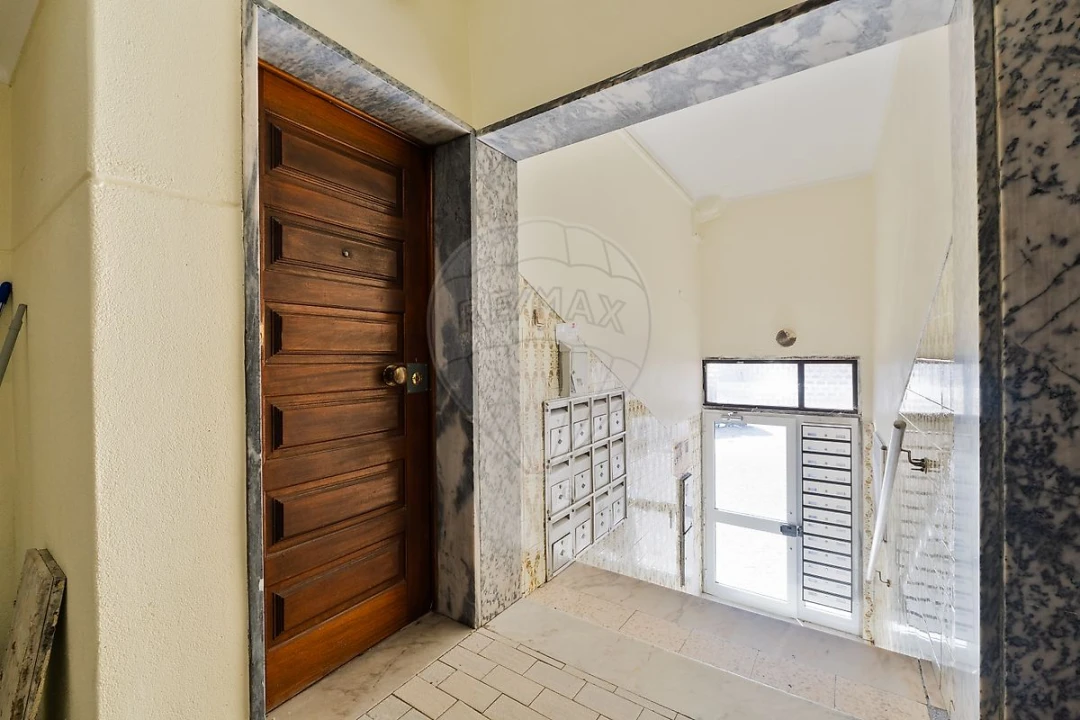 Apartamento T1 para Venda em Baixa da Banheira e Vale da Amoreira Foto 2