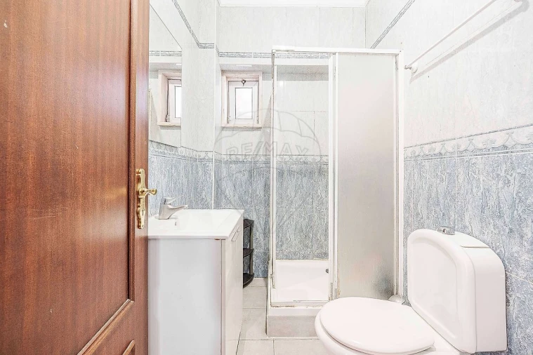 Apartamento T2 para Venda em Odivelas Foto 8