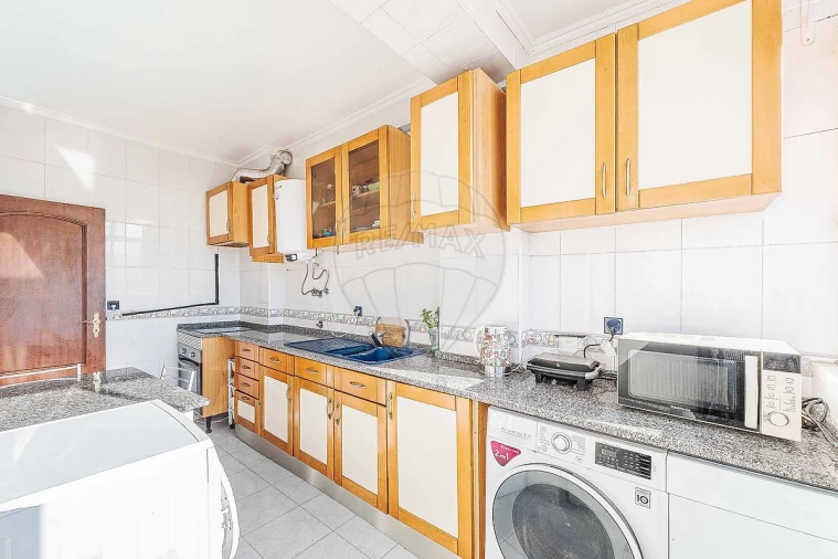 Apartamento T2 para Venda em Odivelas Foto 5